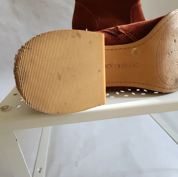 Lucky Brand Burgundy Brown Suede Zip-up Ankle Boots Sz 9 - Picture 10 of 13